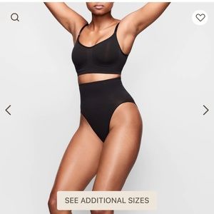 Skims SCULPTING BRALETTE size 4x/5x in onyx